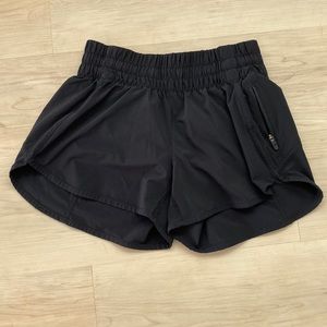 Lululemon Track that medium Rise Short 3”Lined